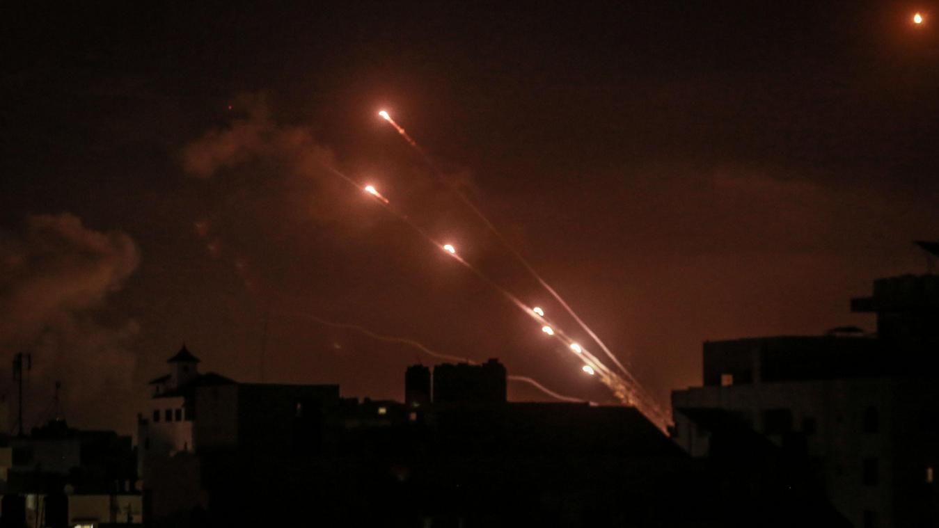<p>Seit dem 10. Mai beschießen militante Palästinenser Israel mit Raketen. Israels Armee reagiert darauf mit Angriffen auf Ziele im Gazastreifen, vor allem durch die Luftwaffe. Auf beiden Seiten gab es Tote.</p>