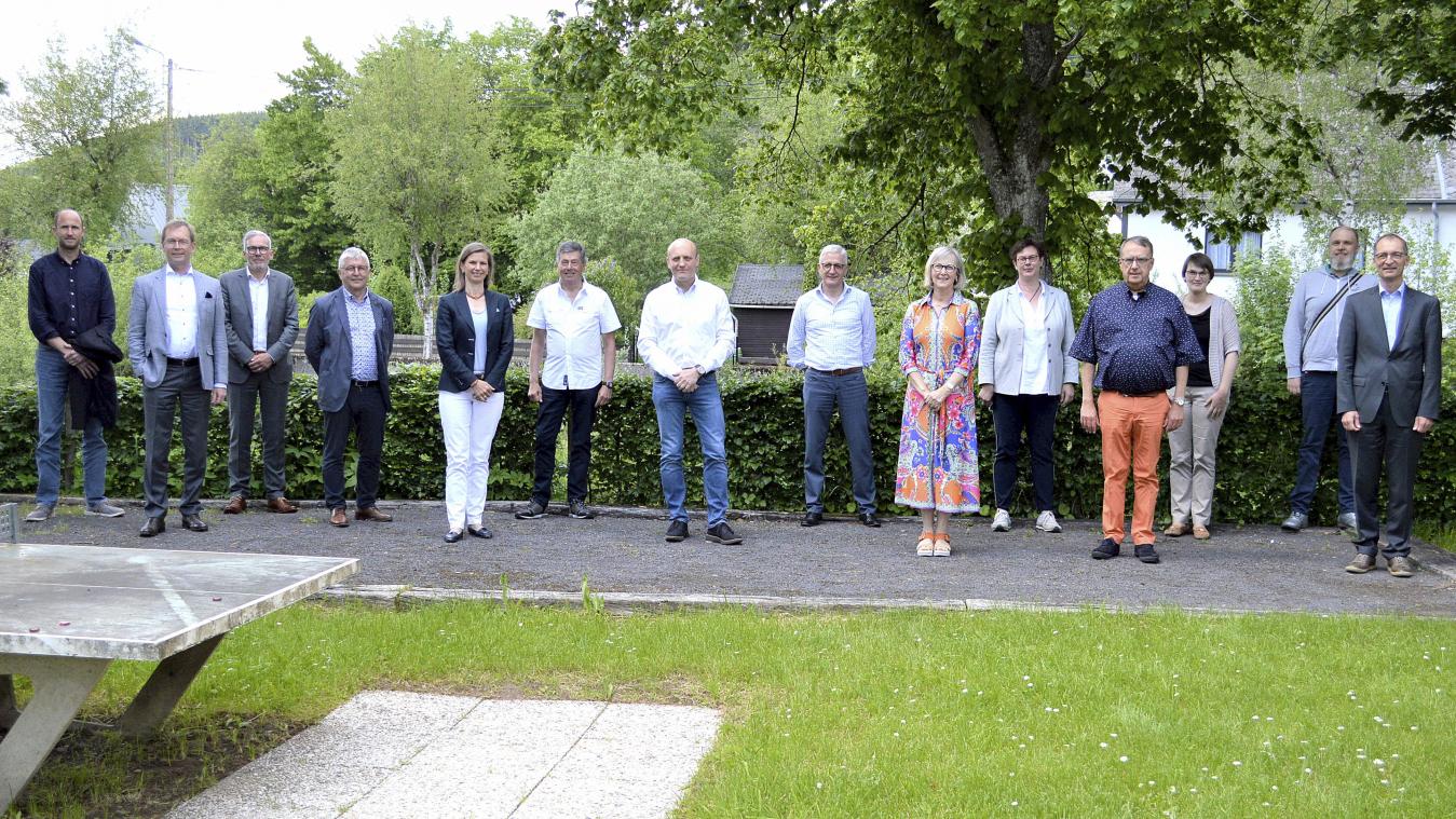 <p>Vertreter des ZAWM Eupen, des ZAWM St.Vith und des IAWM stellten am Donnerstag die Konturen des neuen ostbelgischen ZAWM in Schönberg vor.</p>