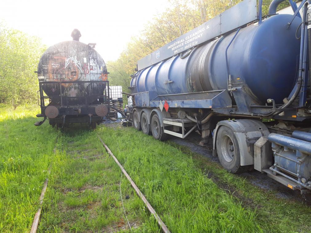 <p>Mit Schweröl gefüllter Tankwagen am alten Raerener Bahnhof ist Geschichte</p>
