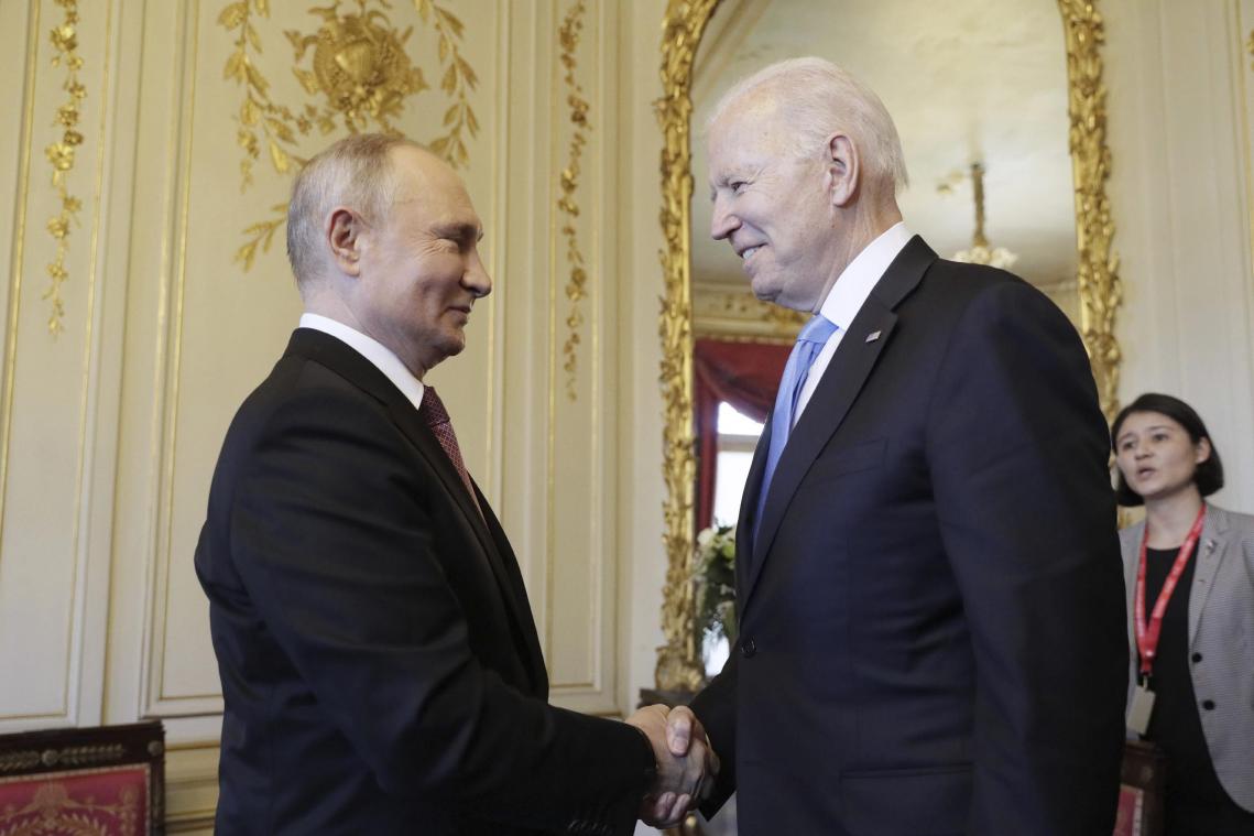 <p>Handschlag zum Auftakt des Gipfels: Wladimir Putin, Präsident von Russland (l.), und US-Präsident Joe Biden am Mittwoch in Genf</p>