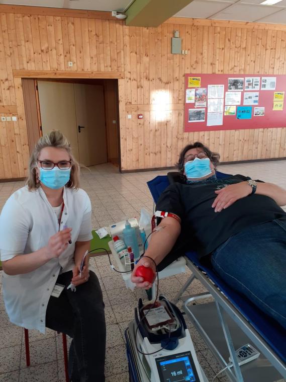 <p>Die Rotkreuz-Lokalsektion St.Vith-Burg-Reuland hat ihr Blutspendezentrum seit Mai 2020 in den Räumlichkeiten der Bischöflichen Schule eingerichtet.</p>