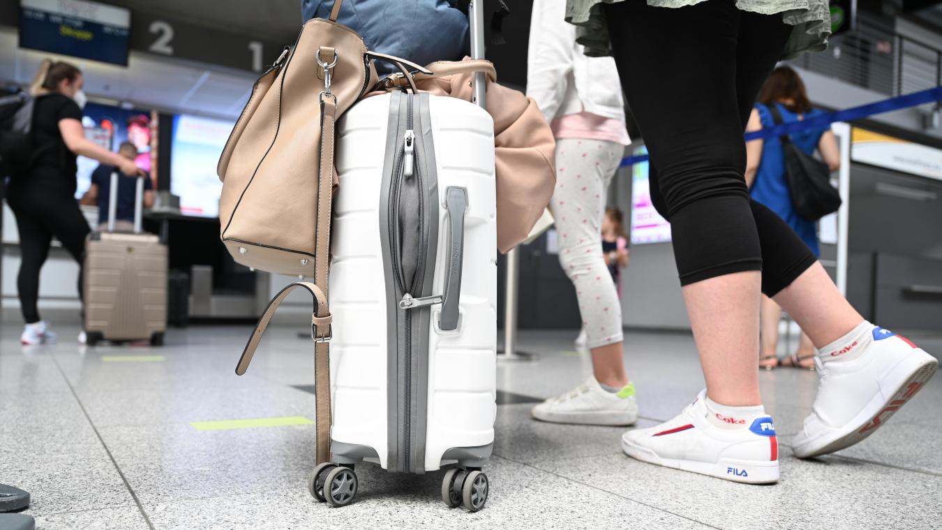 <p>Nach Corona-Ausbruch während Spanien-Reise: Jugendliche, die mit dem Flugzeug zurückkehrten, riskieren Bußgeld</p>
