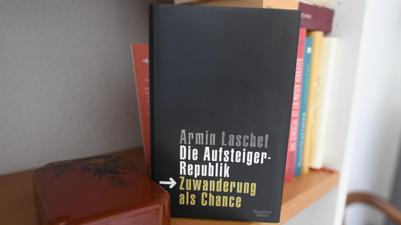 <p>Armin Laschet hat Fehler in seinem Buch „Die Aufsteiger Republik-Zuwanderung eine Chance“ eingestanden.</p>