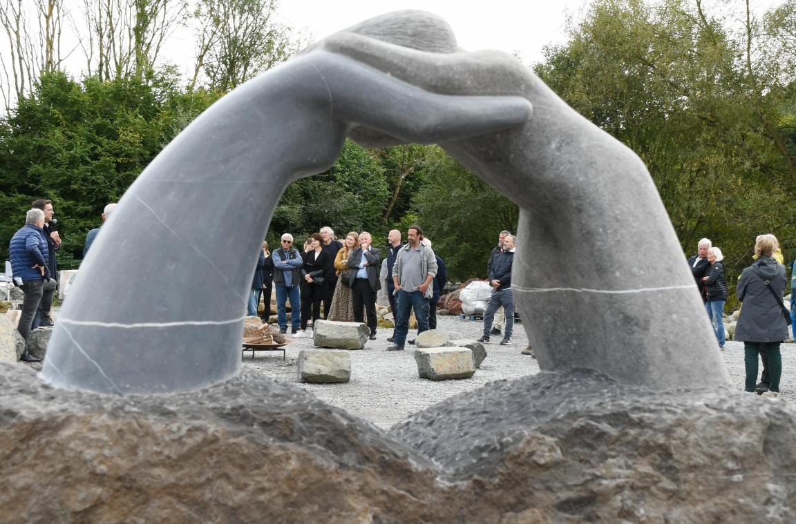 <p>Am Samstag ging das erste internationale Bildhauersymposium in Walhorn zu Ende. Die entstandenen Arbeiten werden auch künftig noch zu sehen sein.</p>