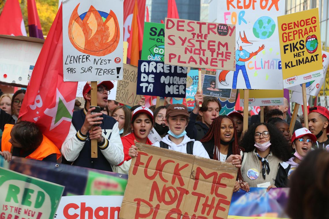 <p>Rund 25.000 Menschen bei Klimamarsch in Brüssel</p>
