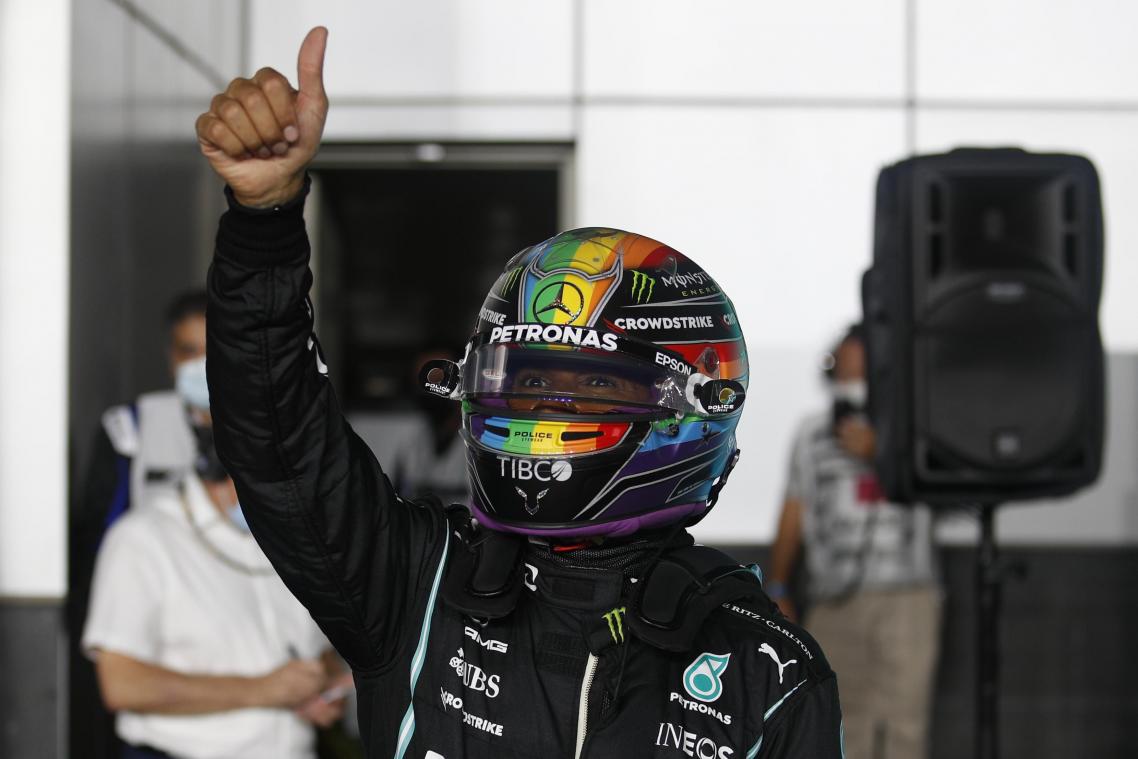 <p>Hamilton im Formel-1-Saisonfinale nur noch mit Regenbogenhelm</p>
