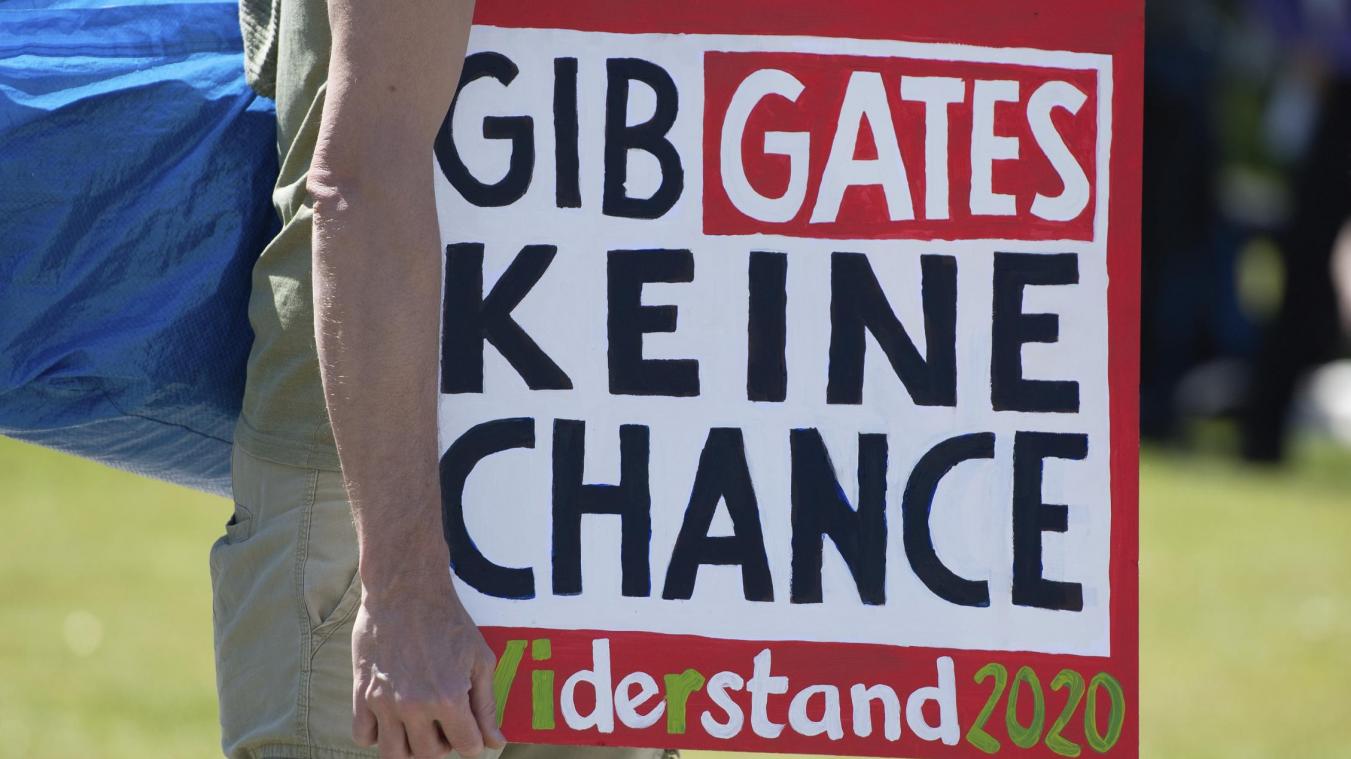 <p>Dieses Bild entstand bei einer Demonstration von Gegnern der Corona-Maßnahmen vor dem Reichstagsgebäude in Berlin. Bill Gates steht immer wieder im Mittelpunkt von Verschwörungstheorien.</p>