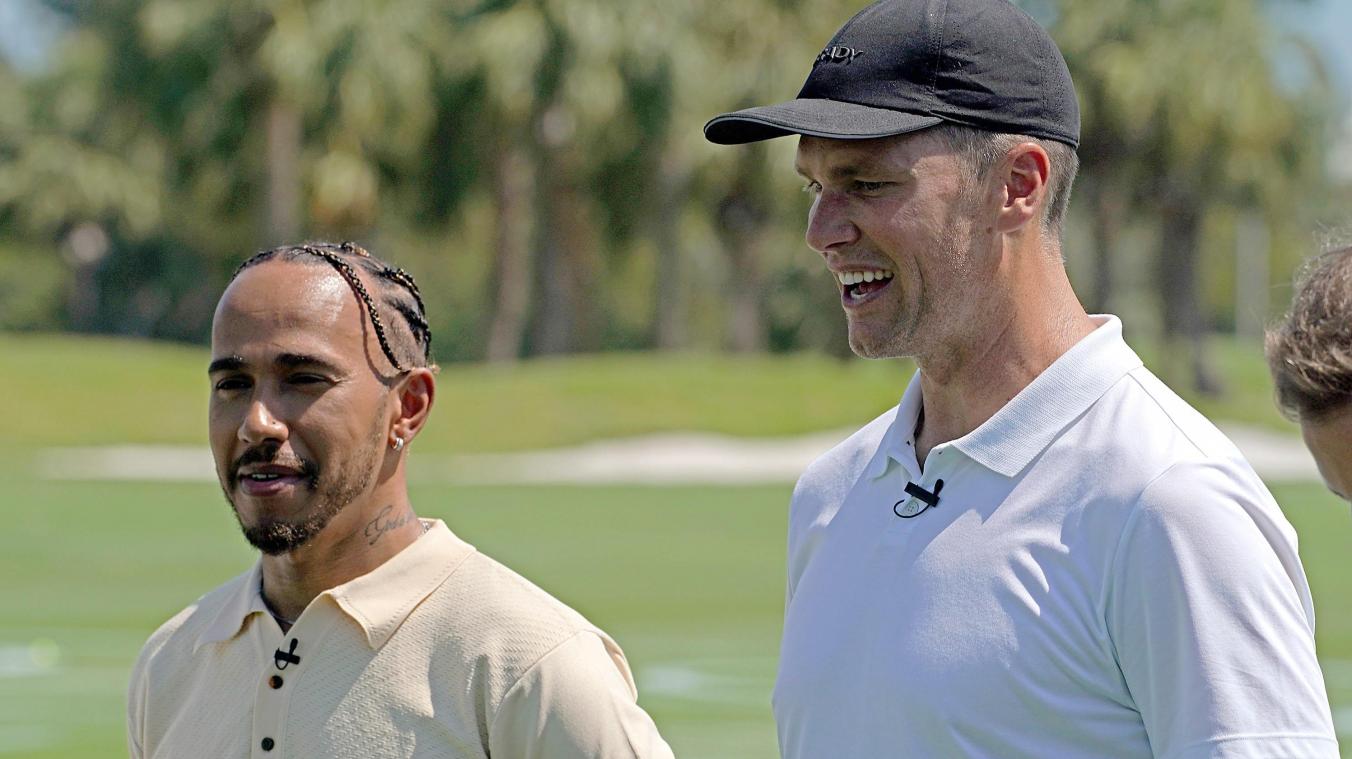 <p>Abschalten in Miami: Lewis Hamilton (links) beim Golfen mit Footballer Tom Brady.</p>