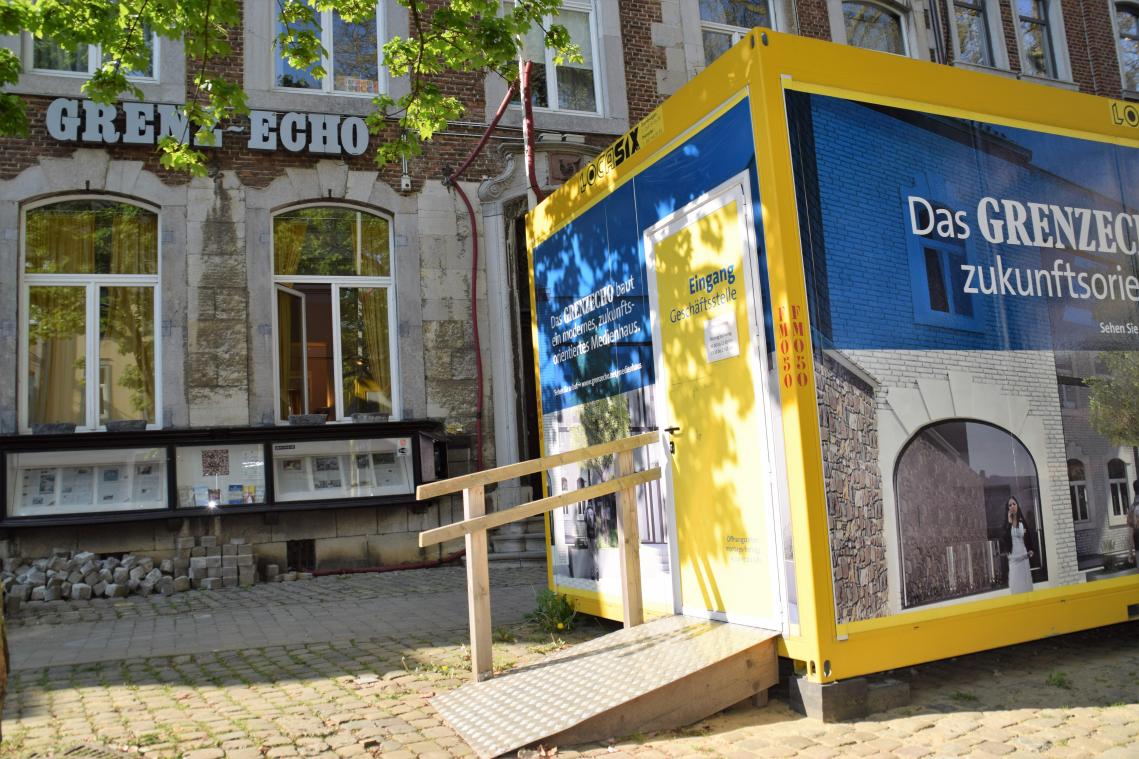 <p>Zunächst werden die Wochenspiegel-Kunden im Container auf dem Eupener Marktplatz empfangen.</p>