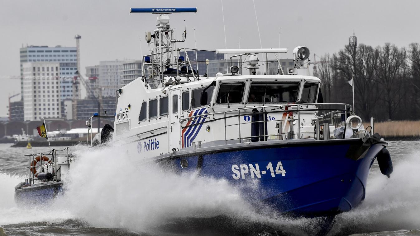 <p>Die Polizei im Antwerpener Hafen wird in Zukunft ihre Aktivitäten aus finanziellen Gründen einschränken müssen.</p>