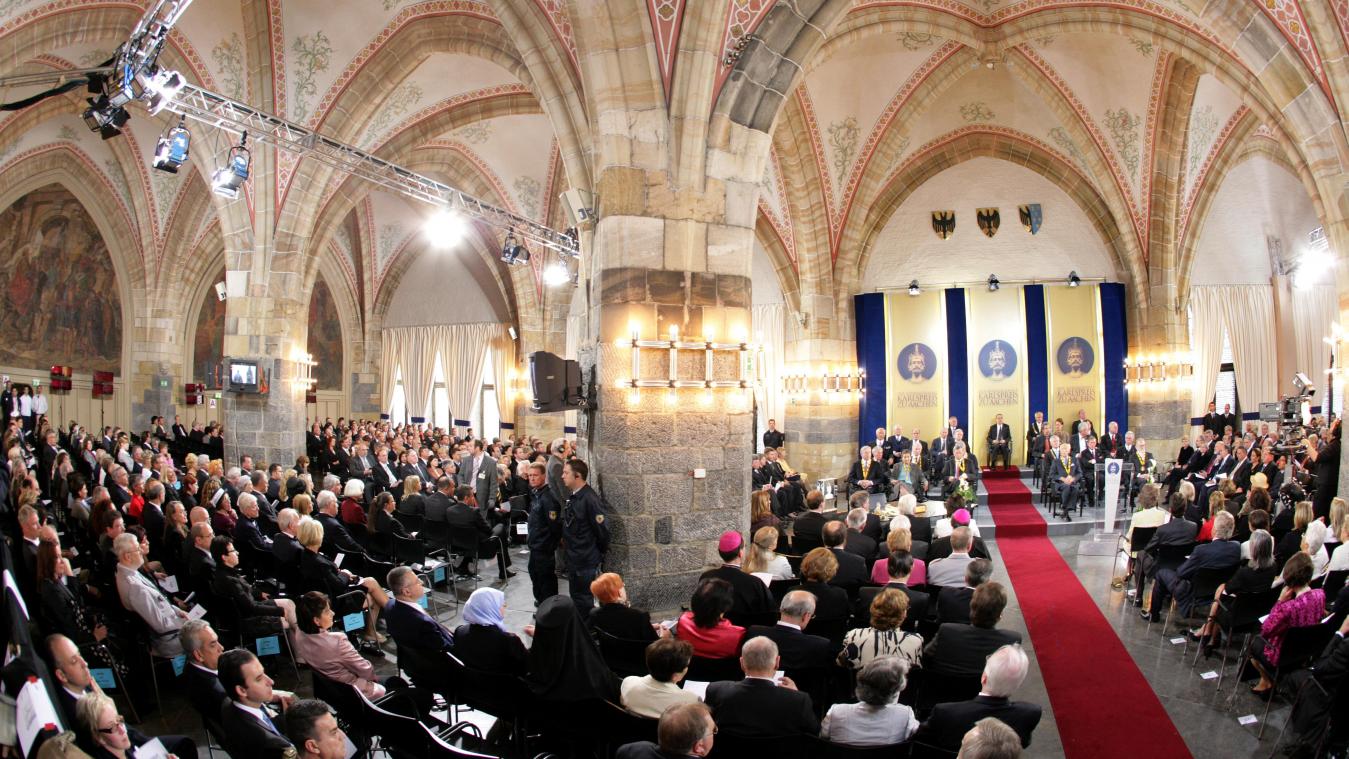 <p>Blick in den Krönungssaal des Aachener Rathauses bei der Verleihung des Karlspreises an den damaligen EU-Chefdiplomaten Solana im Jahr 2007.</p>