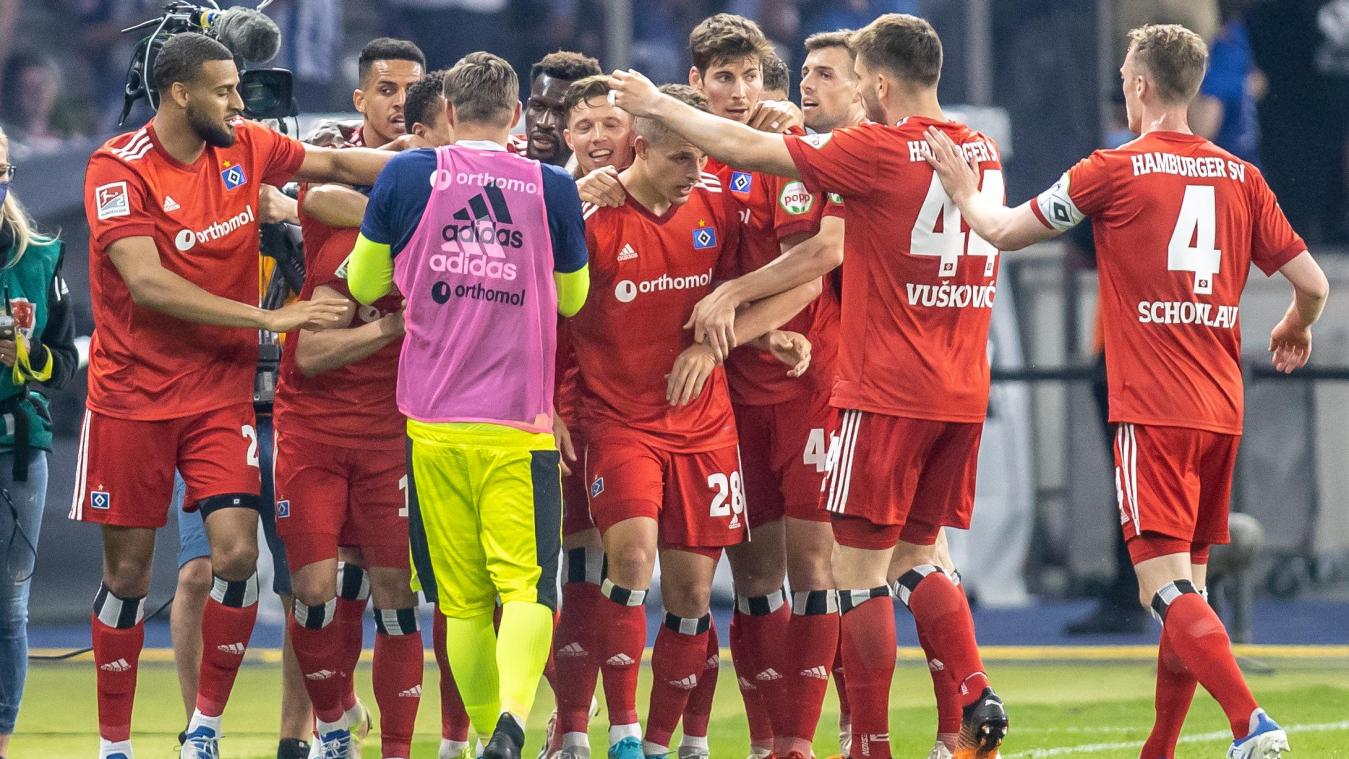<p>Der HSV bejubelt den entscheidenden Treffer in Berlin.</p>
