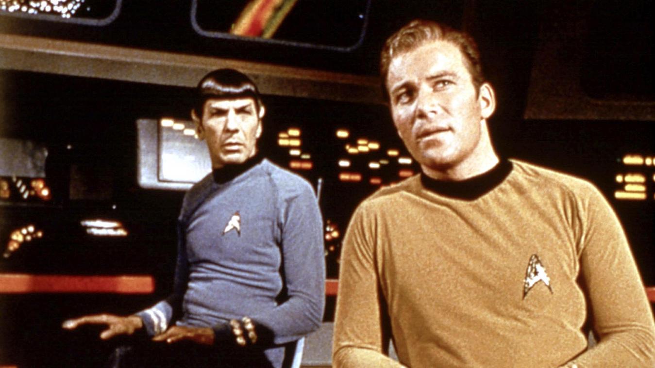 <p>Mit Mr Spock (Leonard Nimoy, links) gehörte ein kauziger Außerirdischer mit Superhirn und mit James T Kirk (William Shatner, rechts) ein Captain mit Wohlstandsbäuchlein mit zur Crew auf der Kommandobrücke.</p>