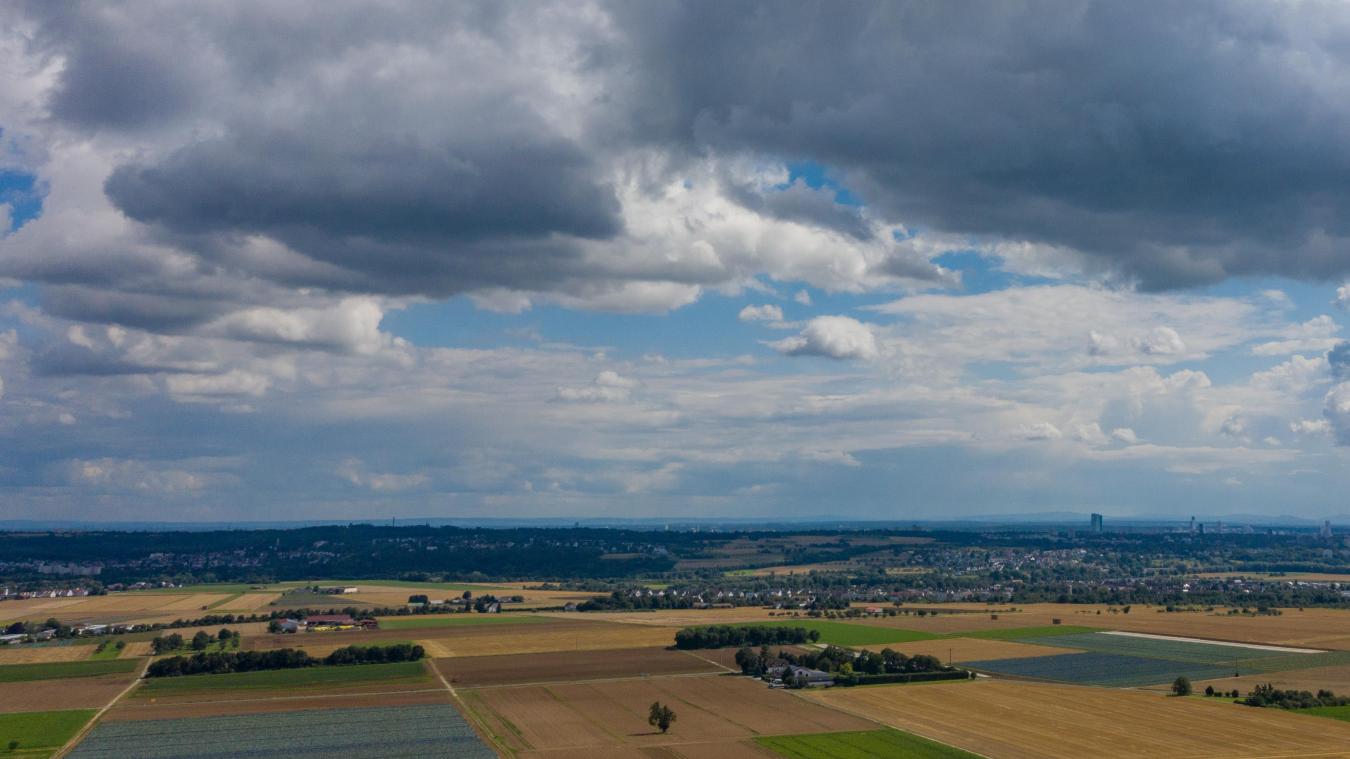 <p>In den kommenden Tagen werden sich blauer Himmel und dunkle Wolken wohl weiterhin abwechseln.</p>