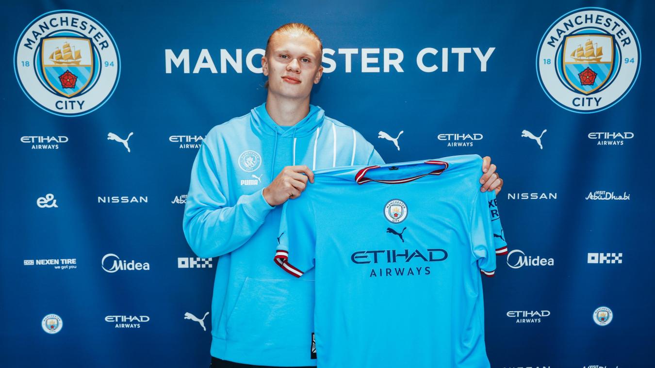 <p>Erling Haaland ist nun auch offiziell Stürmer von Manchester City.</p>