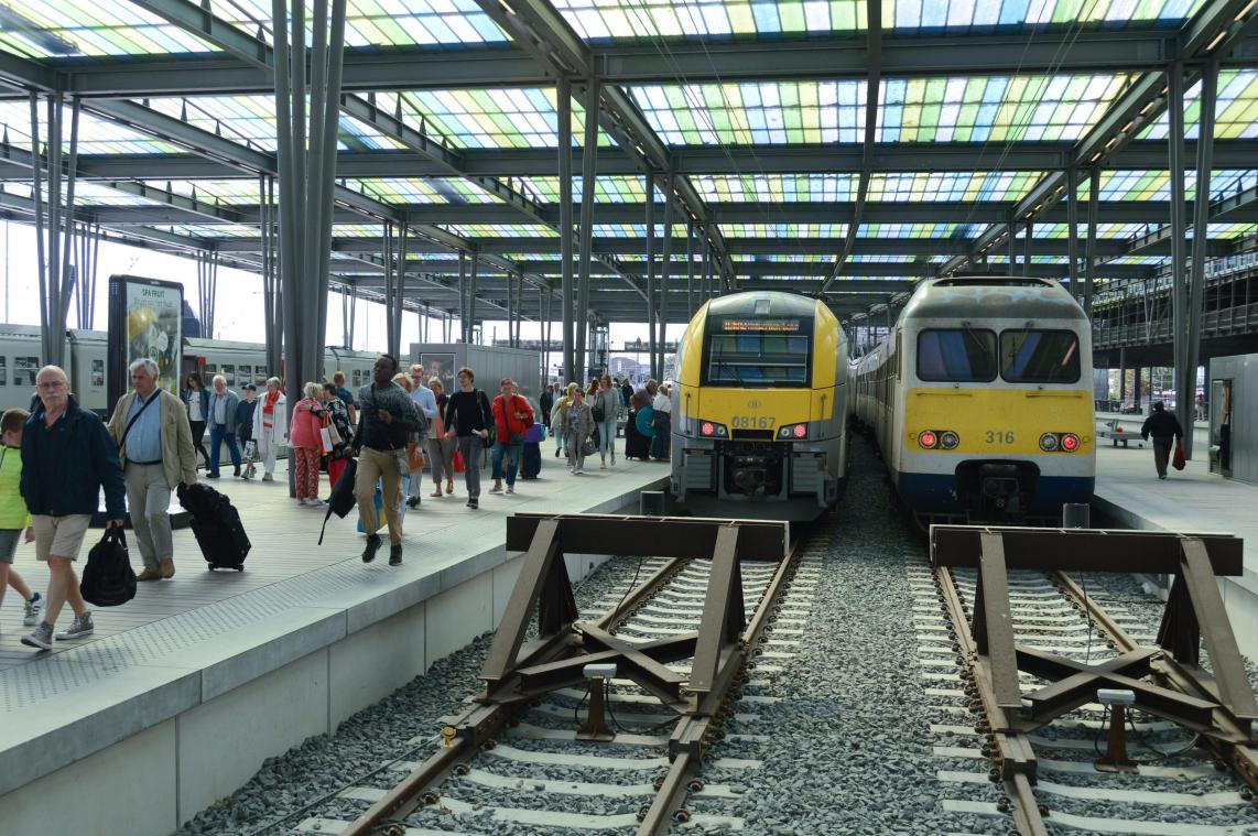 <p>Ein Blick in den Bahnhof von Ostende</p>