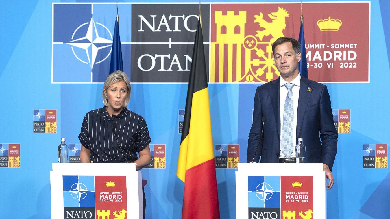 <p>Premier Alexander De Croo und Verteidigungsministerin Ludivine Dedonder im Anschluss an den NATO-Gipfel.</p>