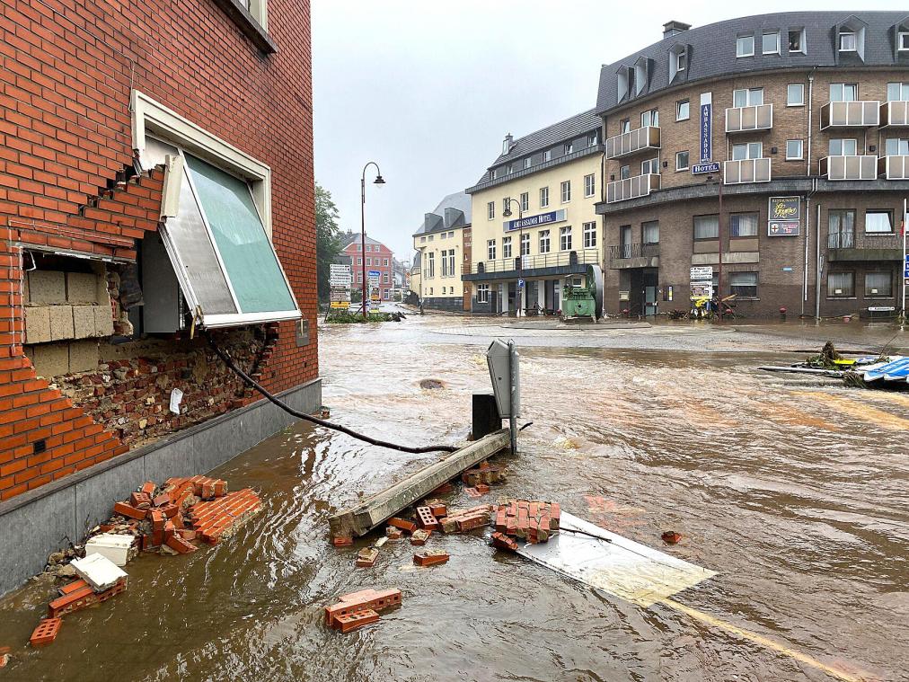 <p>Das arg in Mitleidenschaft gezogene Ambassador Hotel Bosten hat nach dem verheerenden Hochwasser noch nicht wieder eröffnet.</p>