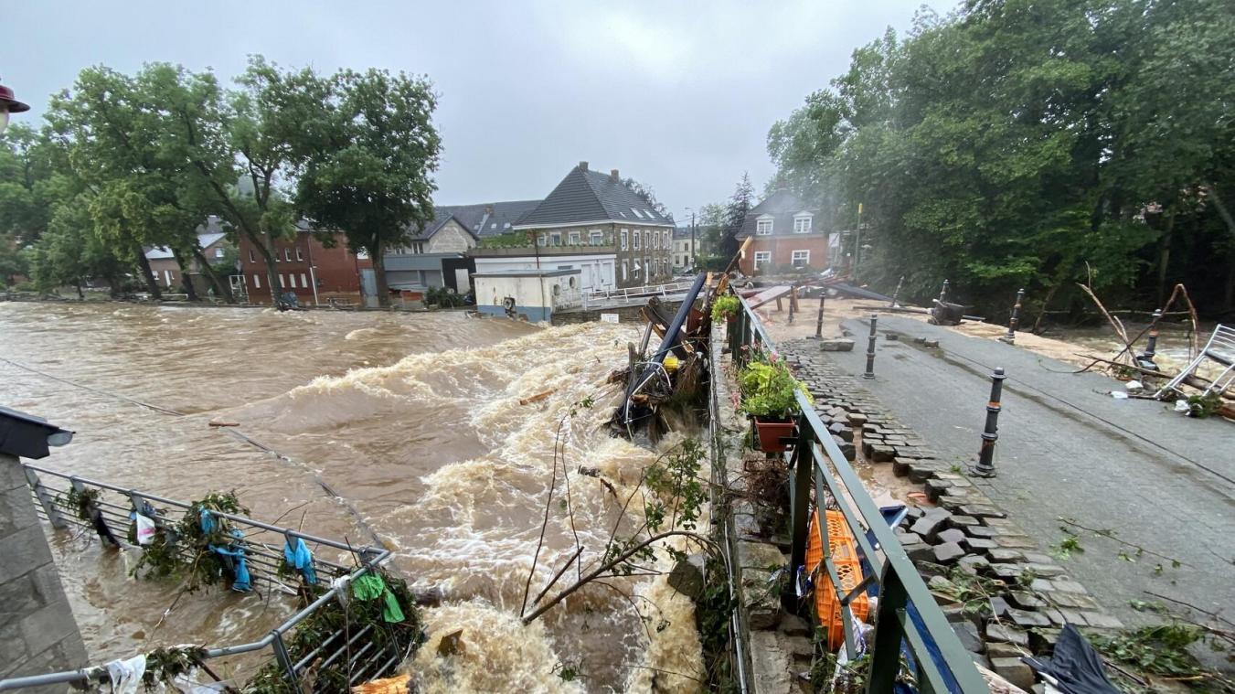 <p>Blick auf die verheerenden Schäden in der Eupener Unterstadt nach dem Hochwasser Mitte Juli 2021.</p>