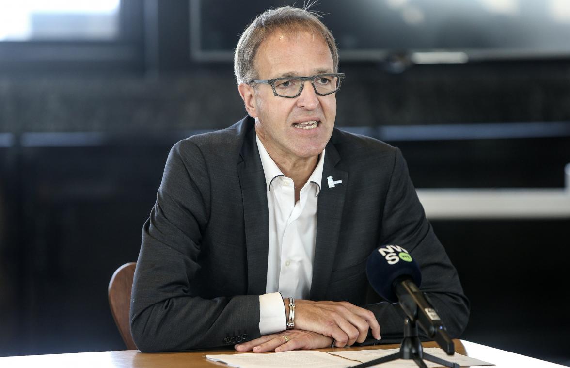 <p>UGent Rektor Rik Van de Walle</p>