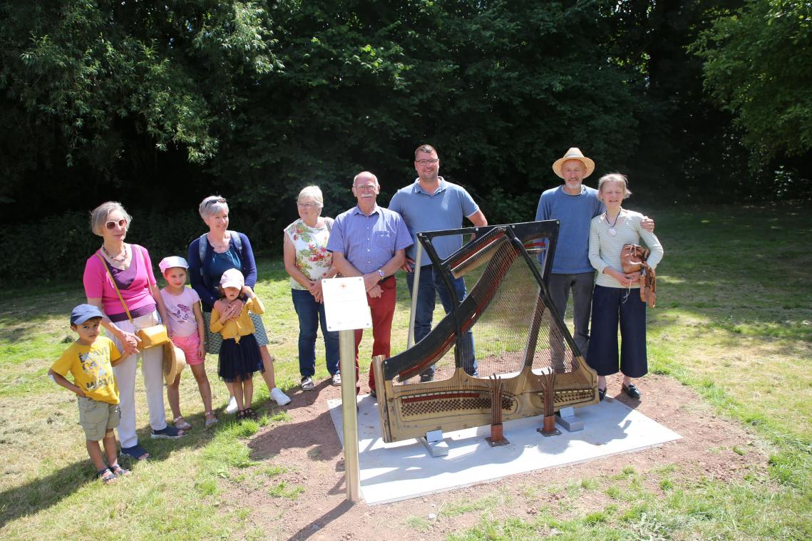 <p>Skulptur zur Erinnerung an die Hochwasserkatastrophe im Josephine-Koch-Park eingeweiht</p>
