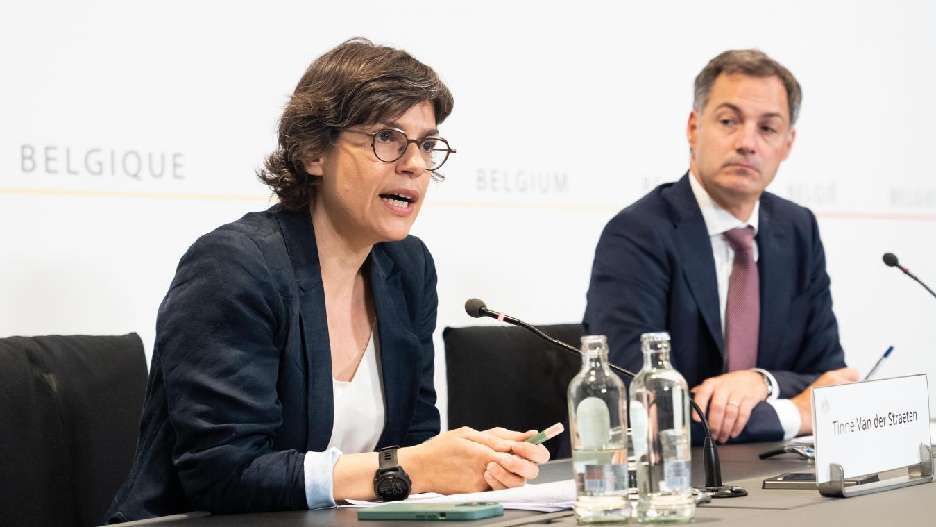 <p>Energieministerin Tinne Van der Straeten und Premier Alexander De Croo stellten am Freitag der Presse den Inhalt der Grundsatzvereinbarung mit Engie vor.</p>