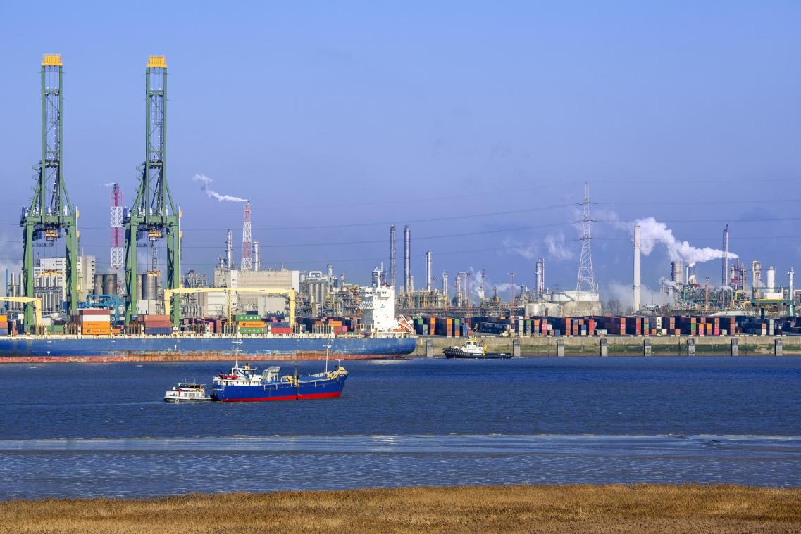 <p>Insbesondere im Hafen von Antwerpen, wo einige energeiintensive Unternehmen angesiedelt sind, könnte es zu Problemen wegen der weiter steigenden Energiepreise kommen.</p>