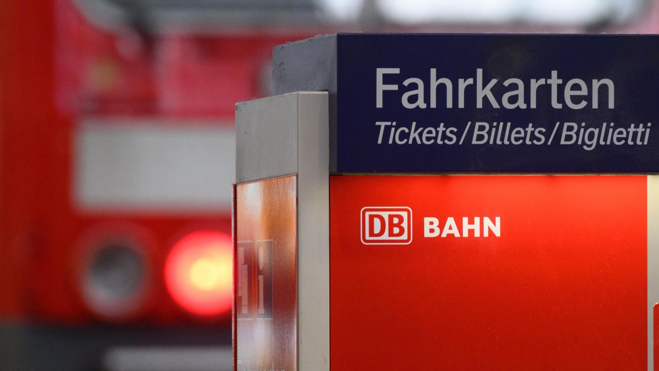 <p>Ein Fahrkartenautomat der Deutschen Bahn</p>