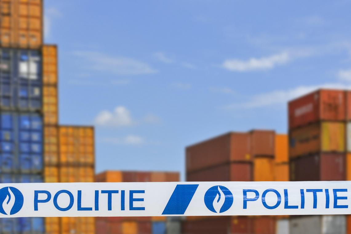<p>In der jüngeren Vergangenheit hat es im Hafen von Antwerpen mehrere bedeutende Drogenfunde gegeben.</p>