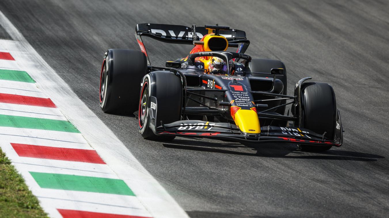 <p>Max Verstappen fährt im Red Bull auch zukünftig ohne Porsche-Motor.</p>
