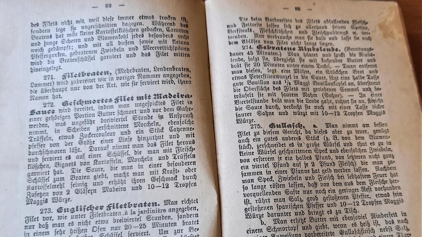 <p>Schon der Blick ins (historische) Kochbuch macht Appetit auf mehr.</p>