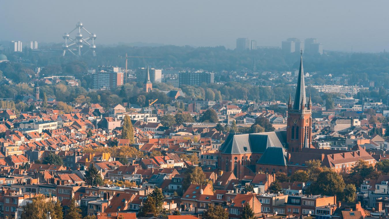 <p>An Blick von oben auf die Brüsseler Gemeinde Koekelberg – im Hintergund ist das Atomium zu sehen</p>