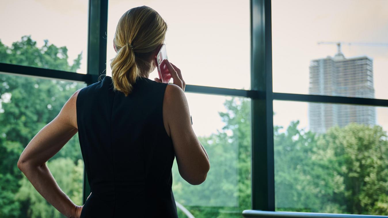 <p>Anzahl der geleisteten Arbeitsstunden in Betrieben nähert sich Vor-Corona-Niveau</p>
