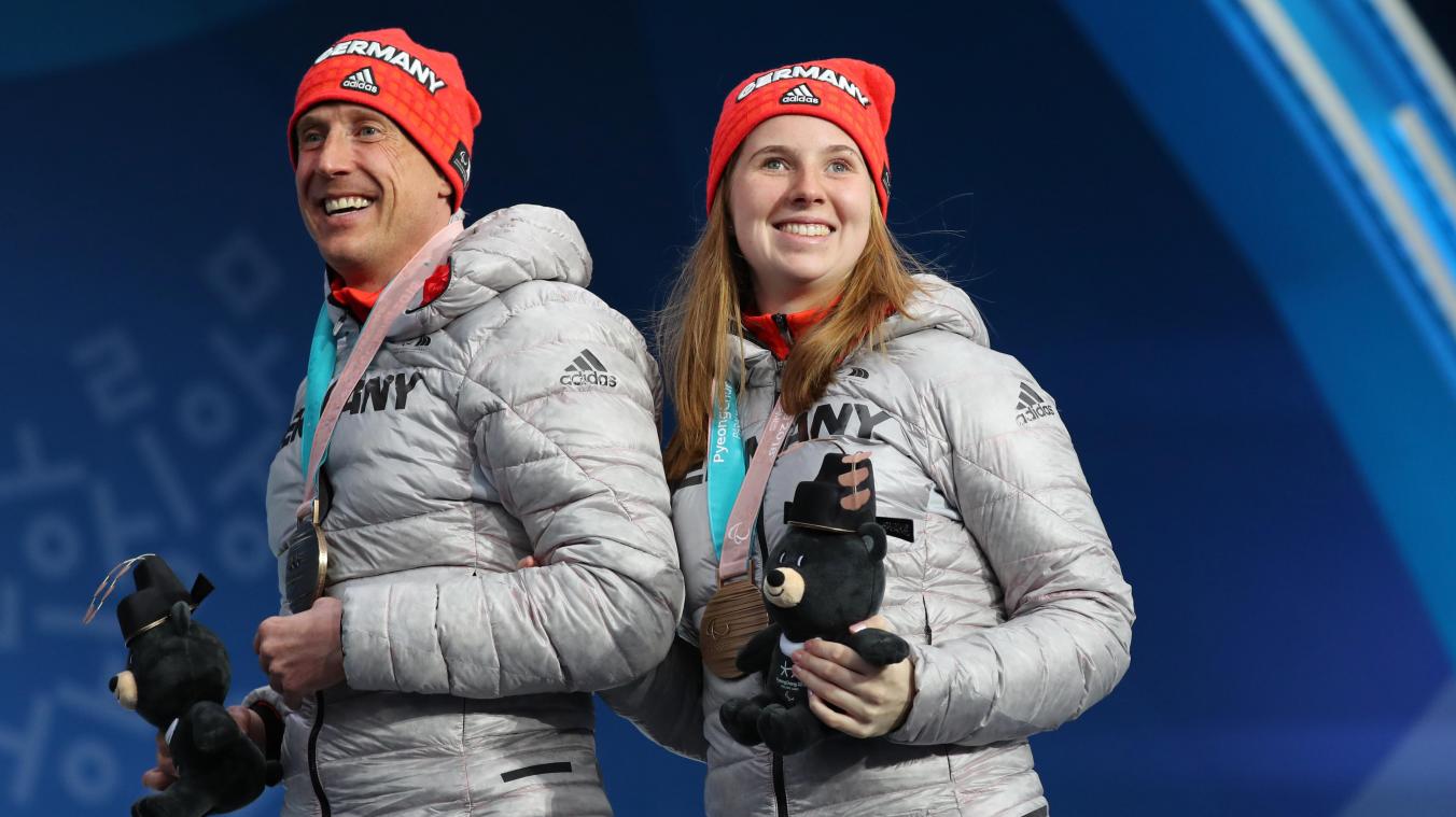 <p>Bei den Paralympics 2018 in Pyeongchang jubelten Clara Klug und ihr Guide Martin Härtl über Bronze im 12,5 Kilometer Biathlon der Damen. Nun hört Klug auf die Signale ihres Körpers.</p>