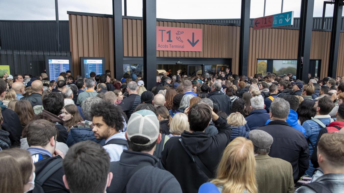 <p>Im Zuge des Streiks herrschte am Flughafen Chaos.</p>