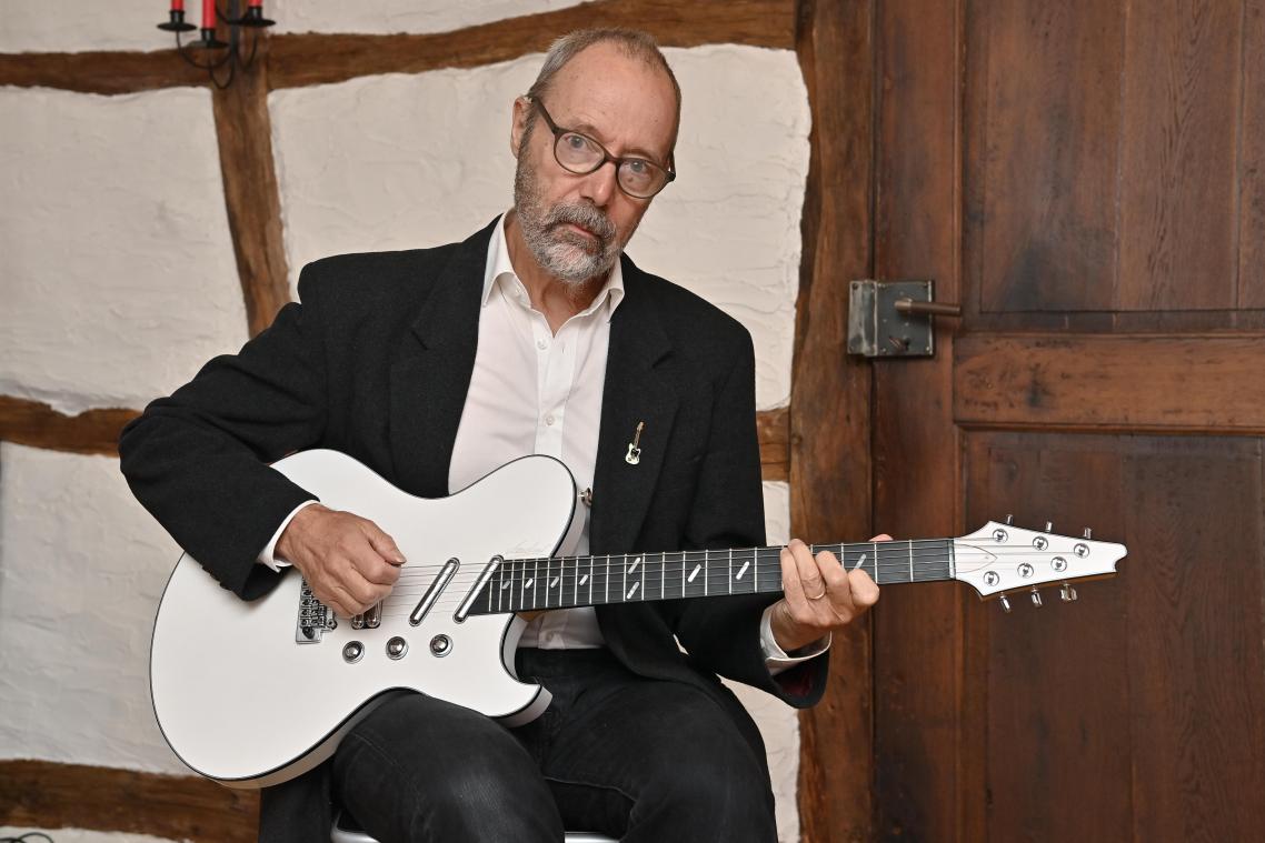 <p>Seit 50 Jahren lebt Hugh Featherstone in Eupen: ein Leben, das über 50 Jahre von Musik geprägt ist.</p>