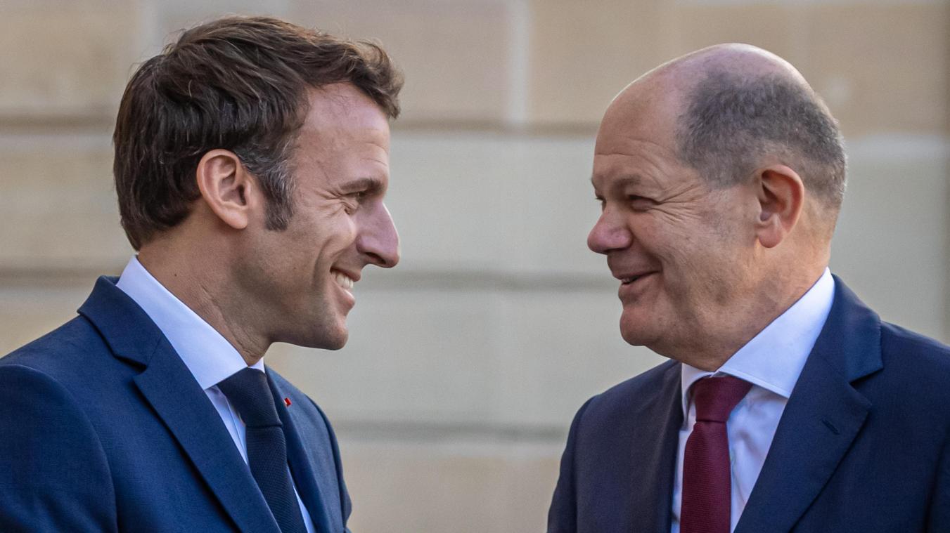 <p>Das neue deutsch-französische Tandem mit Olaf Scholz (r.) und Emmanuel Macron im Sattel läuft noch nicht so richtig. Die Differenzen zwischen den beiden traten zuletzt offen zu Tage. Deswegen reiste der Kanzler nach Paris, um die Wogen zu glätten.</p>