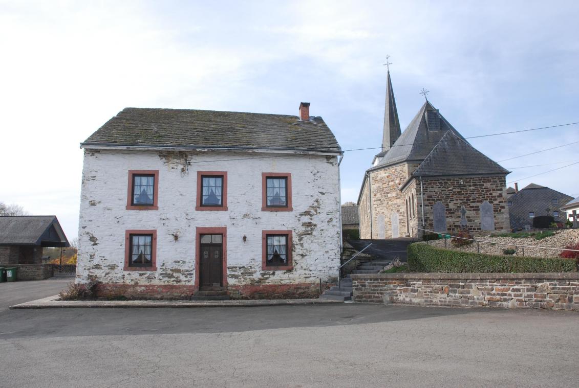 <p>Die Gemeinde Burg-Reuland wird die geplante Instandsetzung des ehemaligen Pfarrhauses in Aldringen im Rahmen des Projektaufrufs „Ländliche Drittorte“ der Wallonischen Region einreichen.</p>
