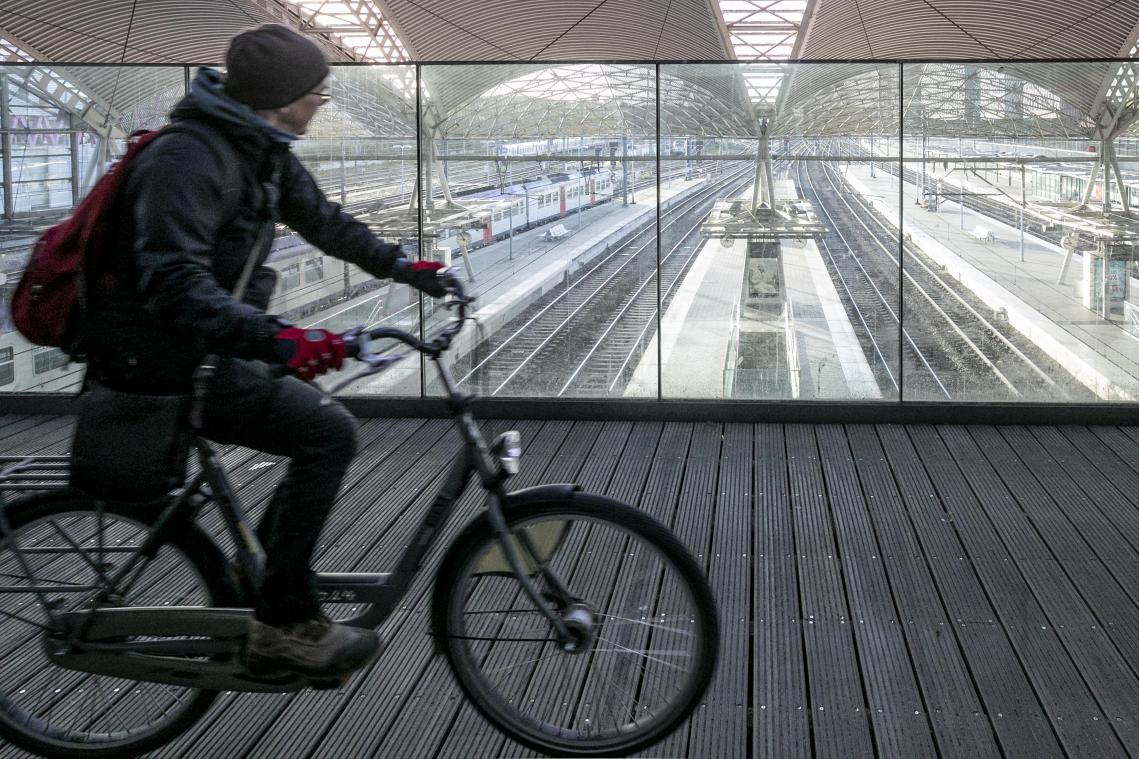 <p>Gähnende Leere herrschte in den Bahnhöfen des Landes. Am Mittwoch fuhren nur ein Drittel der IC-Züge.</p>