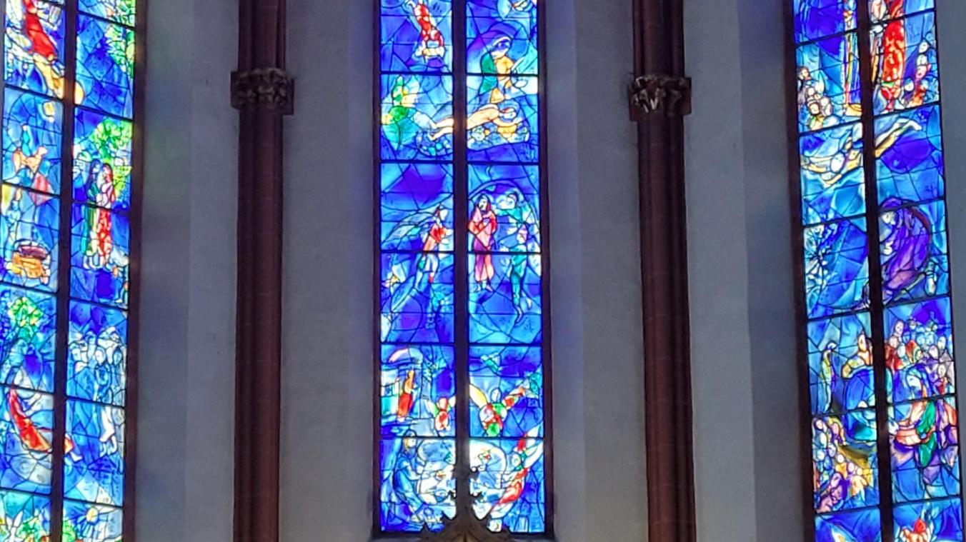 <p>Einen bleibenden Eindruck haben Chagalls blaue Fenster von St. Stephan hinterlassen.</p>