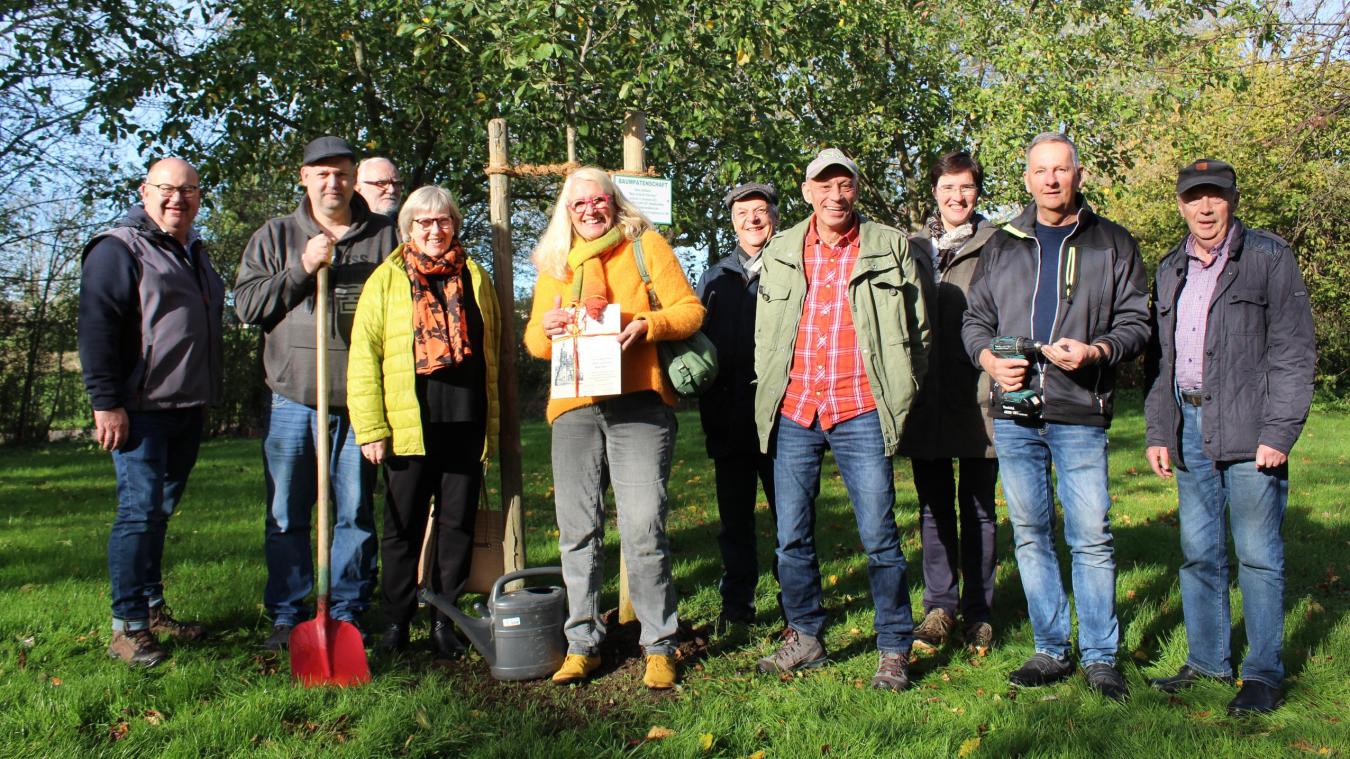 <p>Eupener Bienenzuchtverein wird Pate eines Apfelbaums</p>
