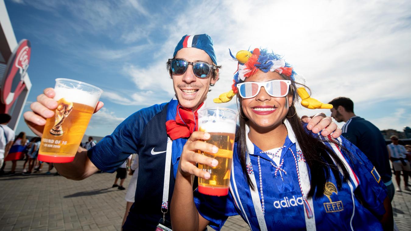 <p>Bei der WM in Katar wird an den Stadien nun doch kein alkoholhaltiges Bier ausgeschenkt. Katar drängte bei der FIFA auf eine spektakuläre Kehrtwende.</p>