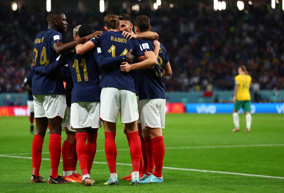 <p>Titelverteidiger Frankreich hat sich in seinem ersten Spiel bei der Fußball-WM in der Anfangsphase schwergetan, am Ende aber einen souveränen Sieg gefeiert.</p>