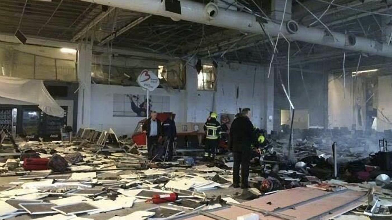 <p>Die Abflughalle des Brüsseler Airports nach dem Terroranschlag vom 22. März 2016</p>