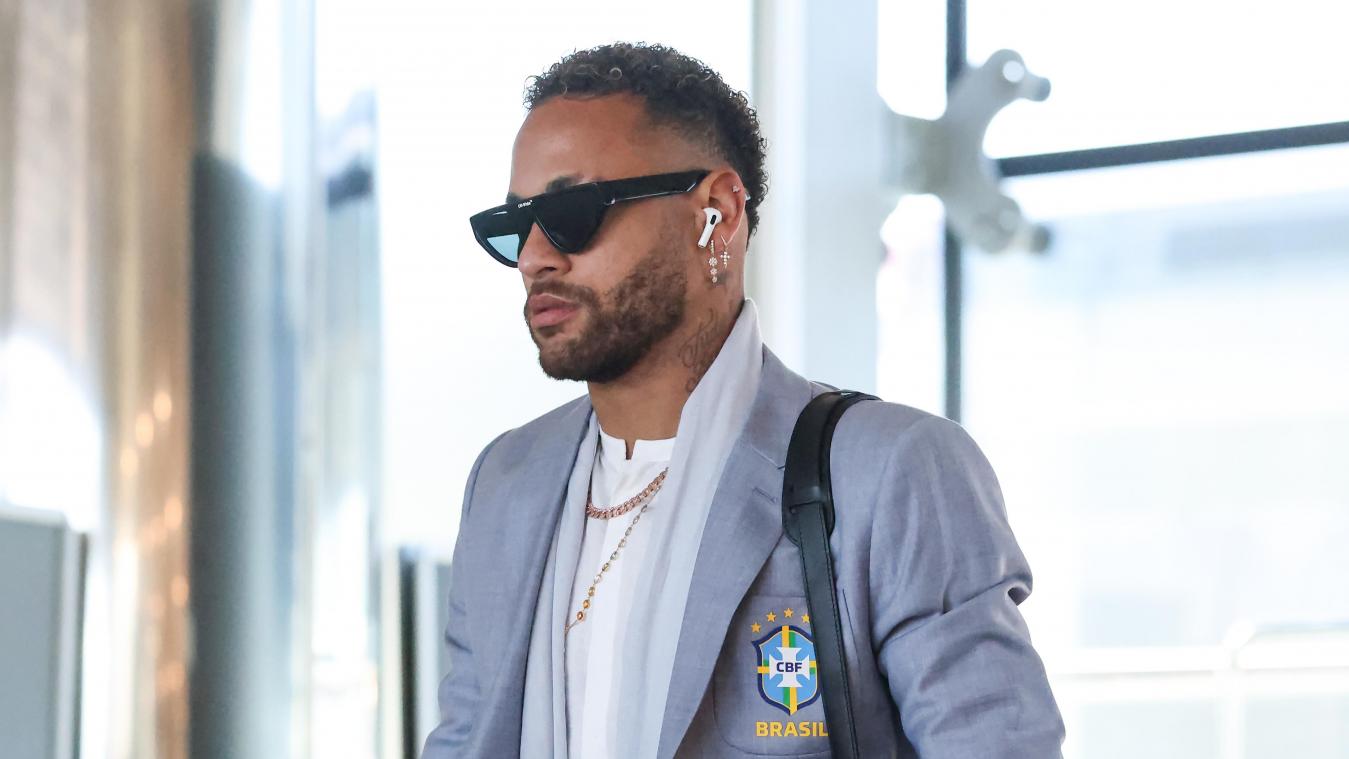 <p>Neymar auf dem Weg zur WM nach Katar. Heute Abend steigt Brasilien ins Turnier ein.</p>