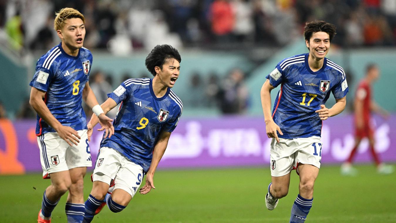 <p>Japans Ritsu Doan (links) feiert seinen Treffer zum 1:1 gegen Spanien.</p>
