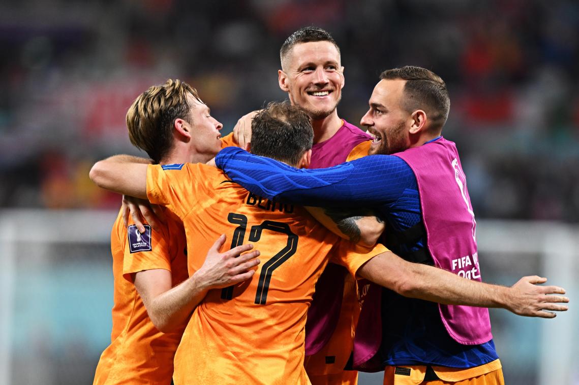 <p>Die Niederländer feiern den Treffer zum 3:1 gegen die USA.</p>