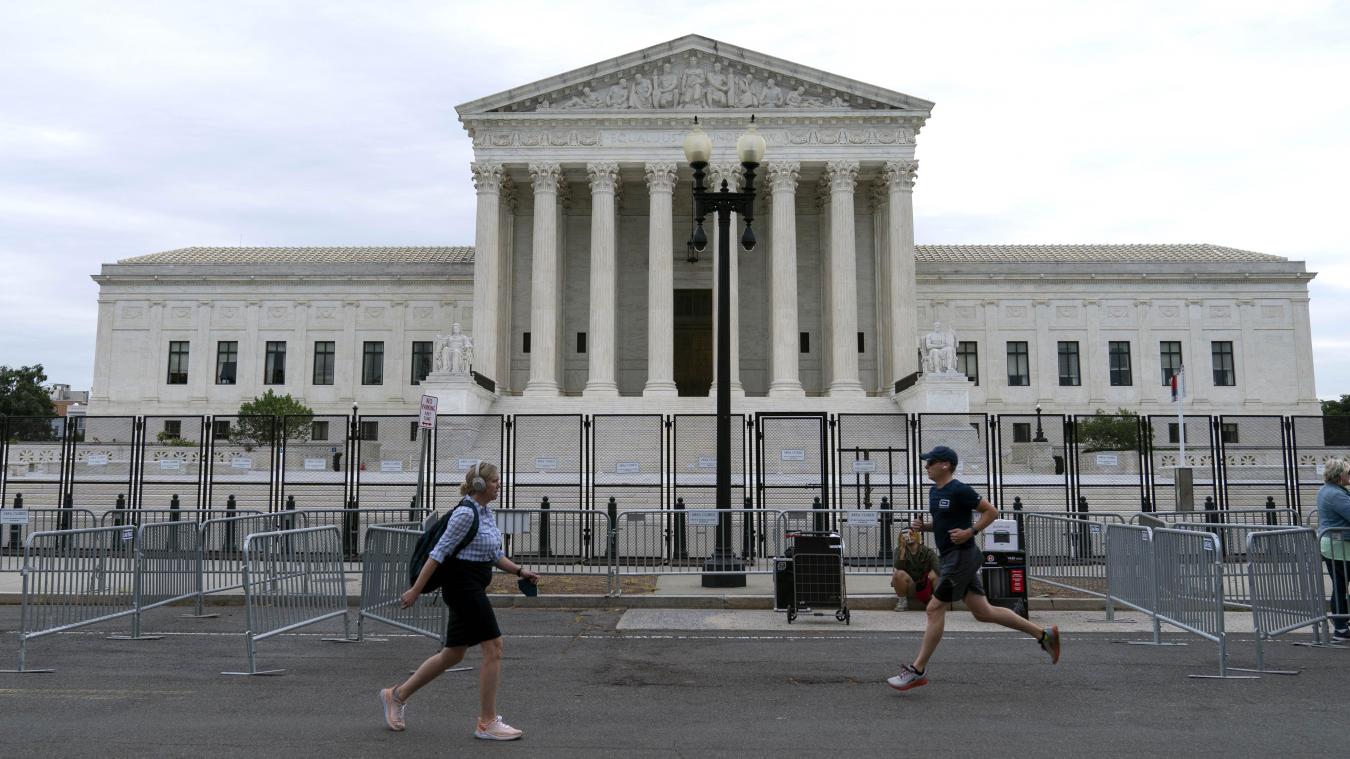 <p>Ein Zaun versperrt den Zutritt zum Supreme Court, dem Obersten Gerichtshof der Vereinigten Staaten.</p>