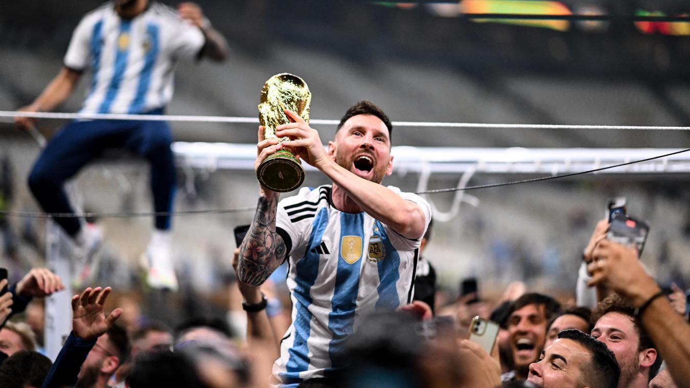 <p>Lionel Messi hat sein sportliches Lebenswerk vollendet. Nach dem WM-Triumph steht der Superstar auf einer Stufe mit Diego Maradona – und hat offenbar noch nicht genug.</p>