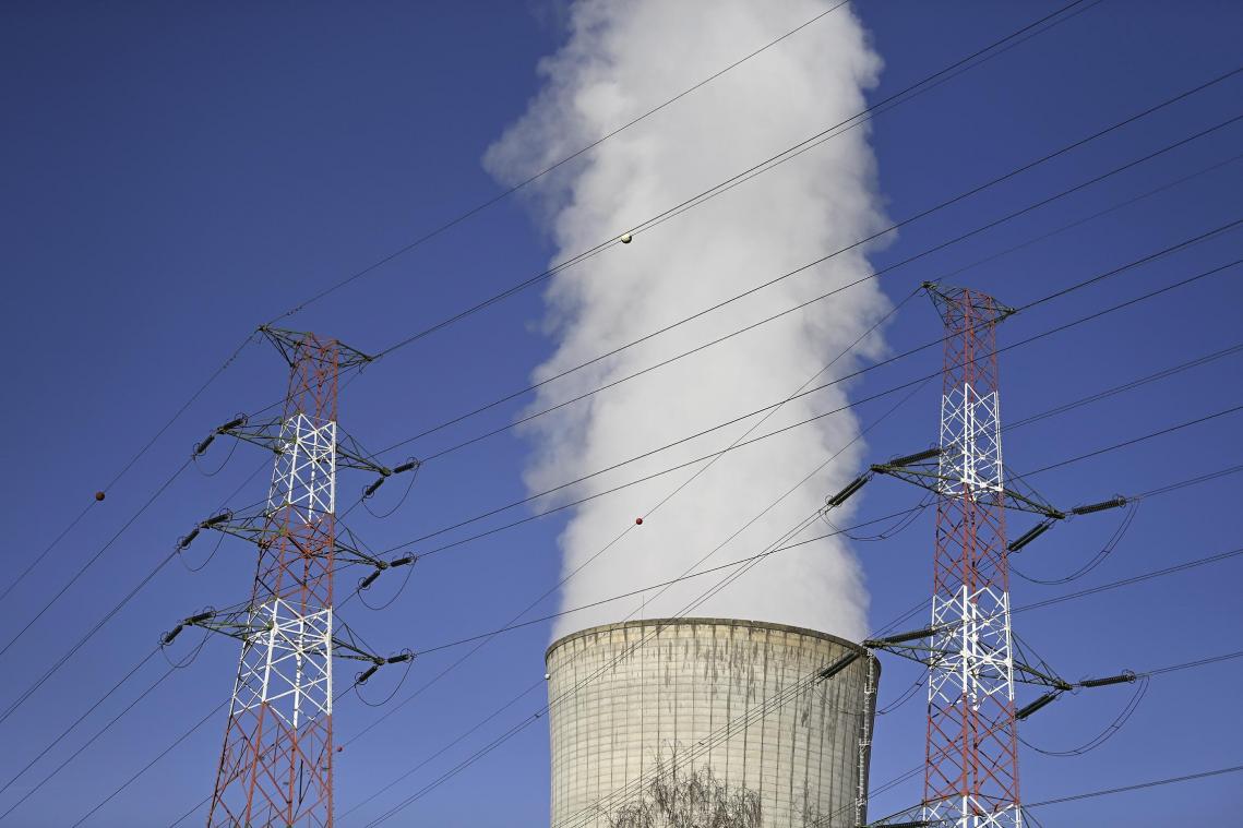 <p>Föderalregierung und Energiekonzern Engie-Electrabel brauchen mehr Zeit, um eine Einigung über die Laufzeitverlängerung der Kernreaktoren Tihange 3 und Doel 4 zu erzielen. Auf diesem Bild ist das Atomkraftwerkv on Tihange bei Huy zu sehen.</p>